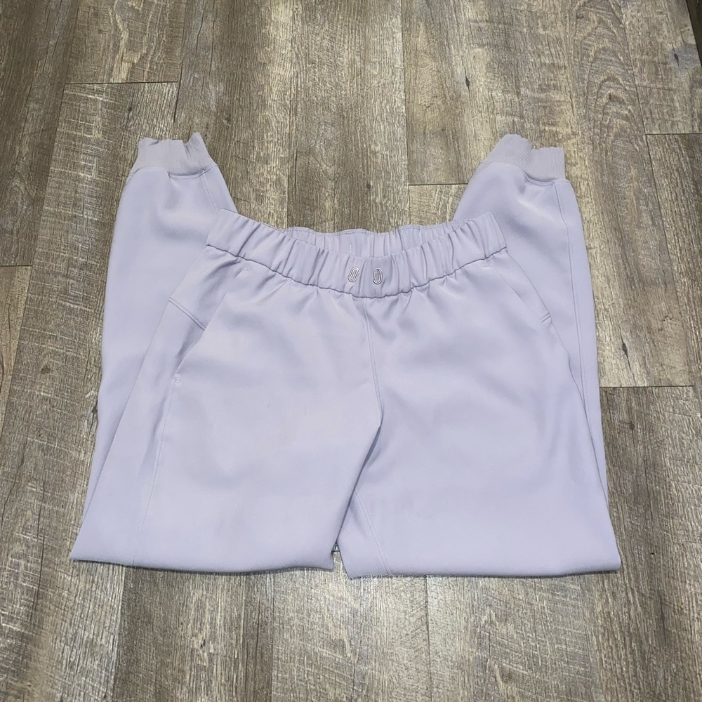 Lululemon on the fly jogger